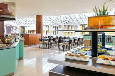 Novotel Queenstown Lakeside