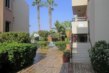 Senator Hotel Apartments Adults Only