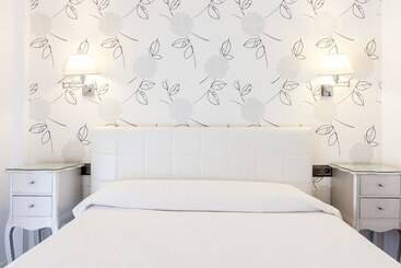 Apartamentos Abril