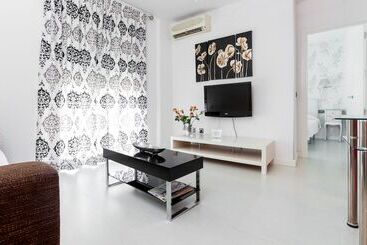 Apartamentos Abril