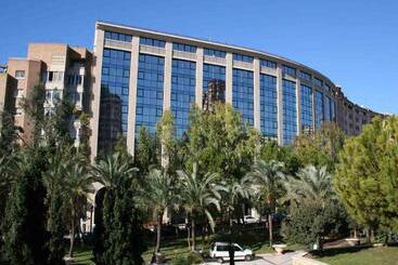 آپارتمان Magic Atrium Plaza