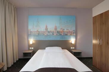 B&B Hotel Berlin City Ost
