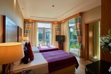 Calista Luxury Resort