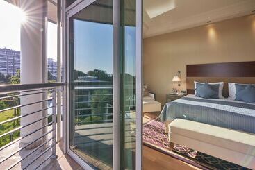 Calista Luxury Resort