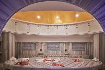 Calista Luxury Resort