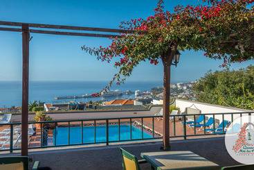 هتل Apartamentos Quinta Mae Dos Homens