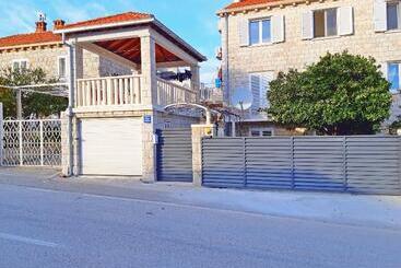 Отель Apartmani Vulicevic