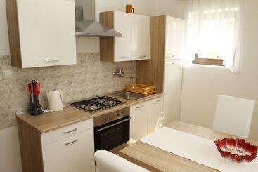 هتل Apartments And Rooms Krizmanic