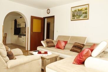 هتل Apartments And Rooms Krizmanic