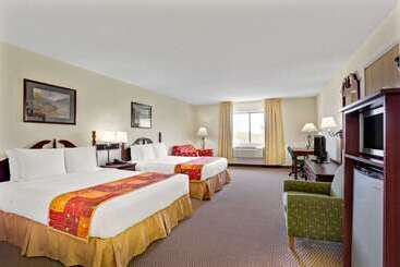 בית מלון כפרי Baymont By Wyndham Tucson Airport