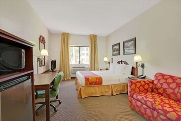 בית מלון כפרי Baymont By Wyndham Tucson Airport