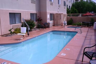 בית מלון כפרי Baymont By Wyndham Tucson Airport
