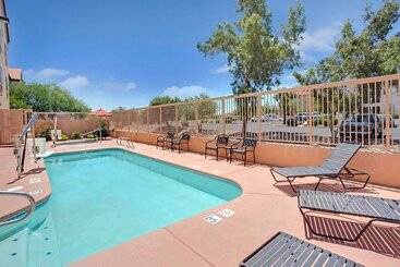 בית מלון כפרי Baymont By Wyndham Tucson Airport