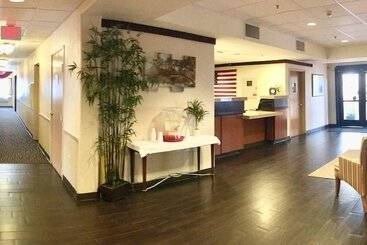 בית מלון כפרי Baymont By Wyndham Tucson Airport