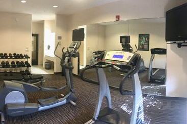 בית מלון כפרי Baymont By Wyndham Tucson Airport