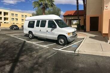 בית מלון כפרי Baymont By Wyndham Tucson Airport