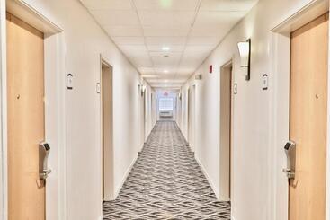 בית מלון כפרי Baymont By Wyndham Tucson Airport