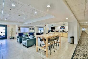 בית מלון כפרי Baymont By Wyndham Tucson Airport