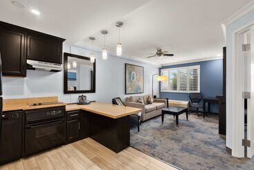 هتل Best Western Plus Manhattan Beach