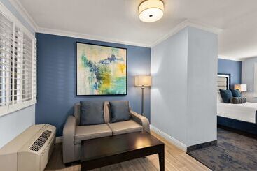 هتل Best Western Plus Manhattan Beach
