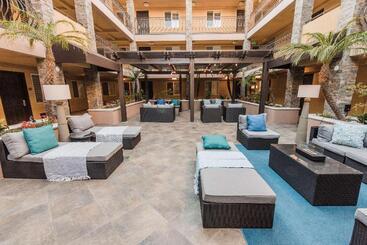 هتل Best Western Plus Manhattan Beach
