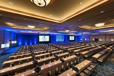 هتل Embassy Suites By Hilton Scottsdale Resort