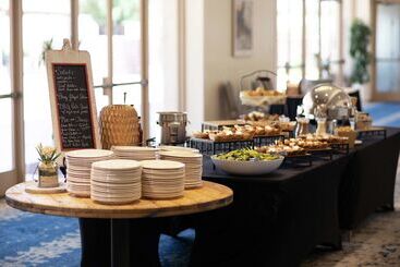 هتل Embassy Suites By Hilton Scottsdale Resort
