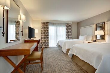 هتل Embassy Suites By Hilton Scottsdale Resort
