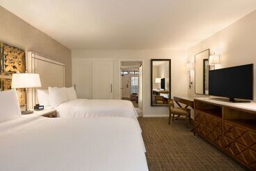 هتل Embassy Suites By Hilton Scottsdale Resort