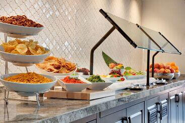 هتل Embassy Suites By Hilton Scottsdale Resort