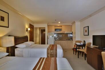 هتل Crown Regency Suites Mactan