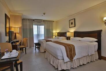 Crown Regency Suites Mactan - Cebu City