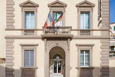 هتل Embassy
