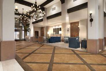 هتل Embassy Suites By Hilton Scottsdale Resort