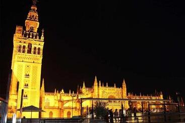 هتل Eme Catedral Mercer