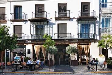 هتل Eme Catedral Mercer