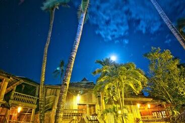 هتل Fridays Boracay Resort