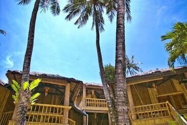 هتل Fridays Boracay Resort