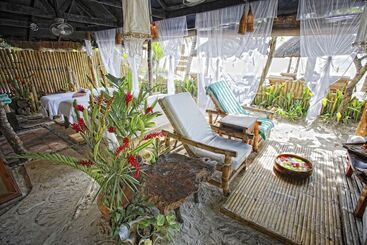 هتل Fridays Boracay Resort