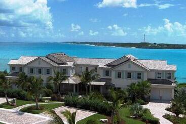 هتل Grand Isle Resort & Residences