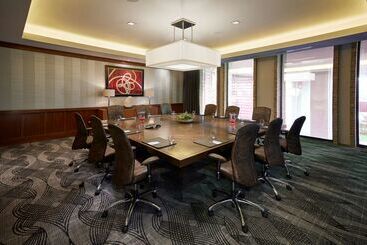 هتل The Highland Dallas, Curio Collection By Hilton