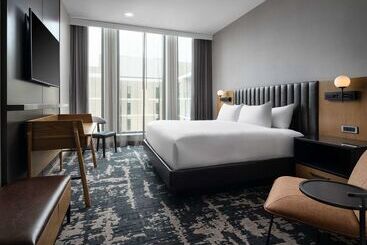 هتل The Highland Dallas, Curio Collection By Hilton