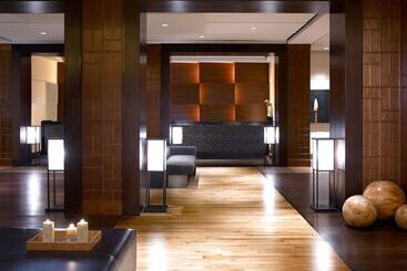 هتل The Highland Dallas, Curio Collection By Hilton