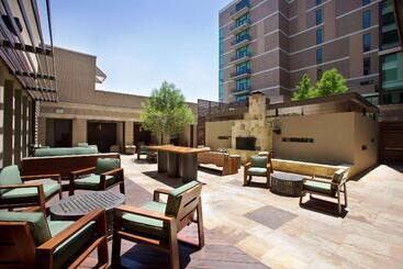 هتل The Highland Dallas, Curio Collection By Hilton
