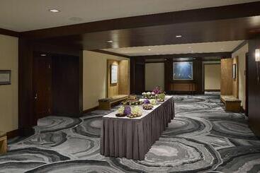 هتل The Highland Dallas, Curio Collection By Hilton