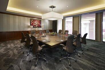 هتل The Highland Dallas, Curio Collection By Hilton