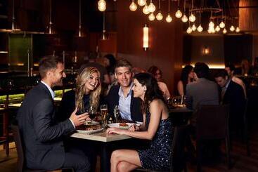 هتل The Highland Dallas, Curio Collection By Hilton