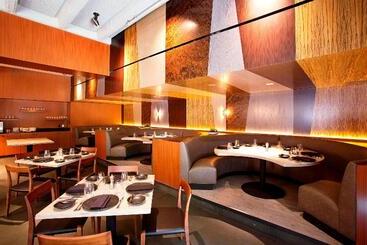 هتل The Highland Dallas, Curio Collection By Hilton