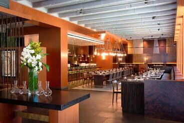هتل The Highland Dallas, Curio Collection By Hilton