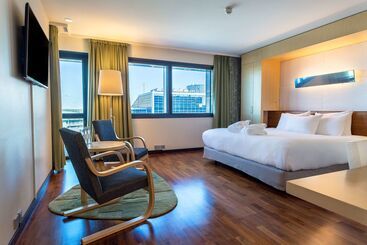 هتل Hilton Helsinki Airport